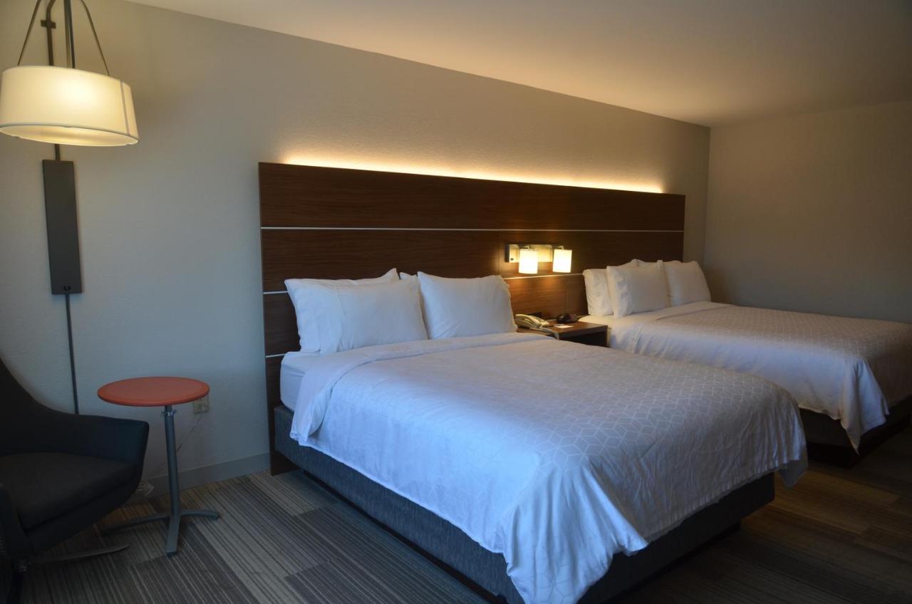 Holiday Inn Express Hotel & Suites Rochester By Ihg Bagian luar foto