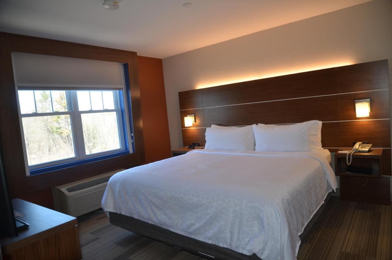 Holiday Inn Express Hotel & Suites Rochester By Ihg Bagian luar foto