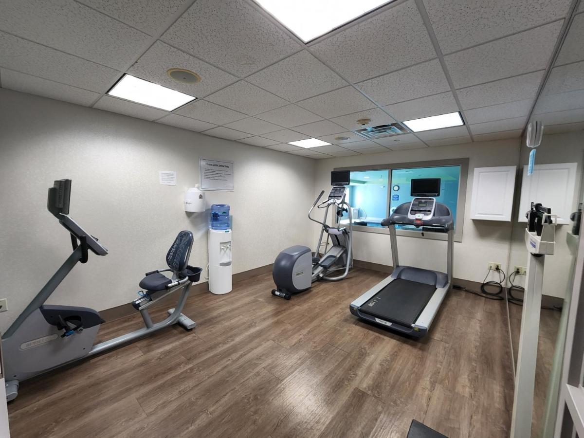 Holiday Inn Express Hotel & Suites Rochester By Ihg Bagian luar foto