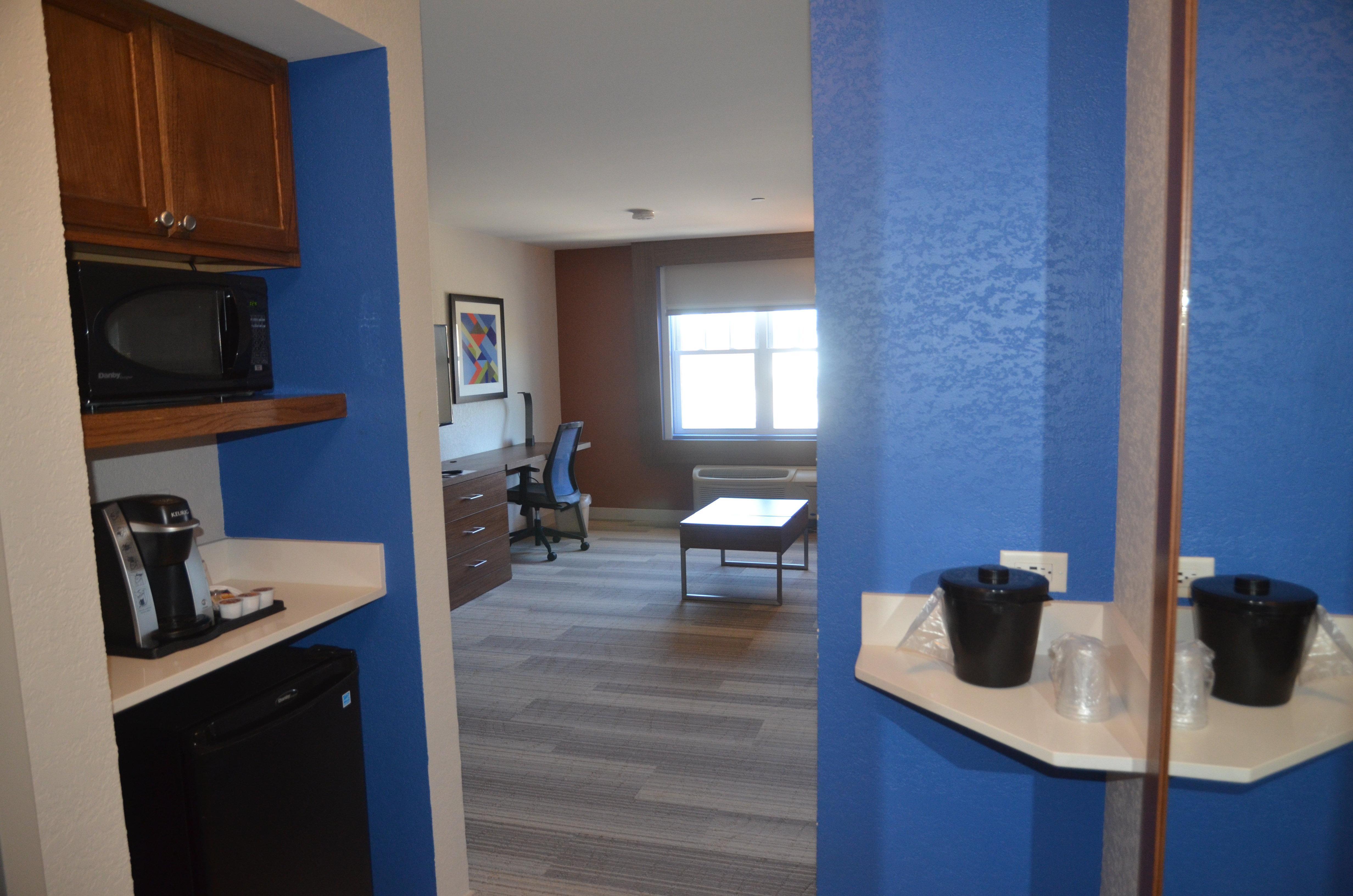 Holiday Inn Express Hotel & Suites Rochester By Ihg Bagian luar foto