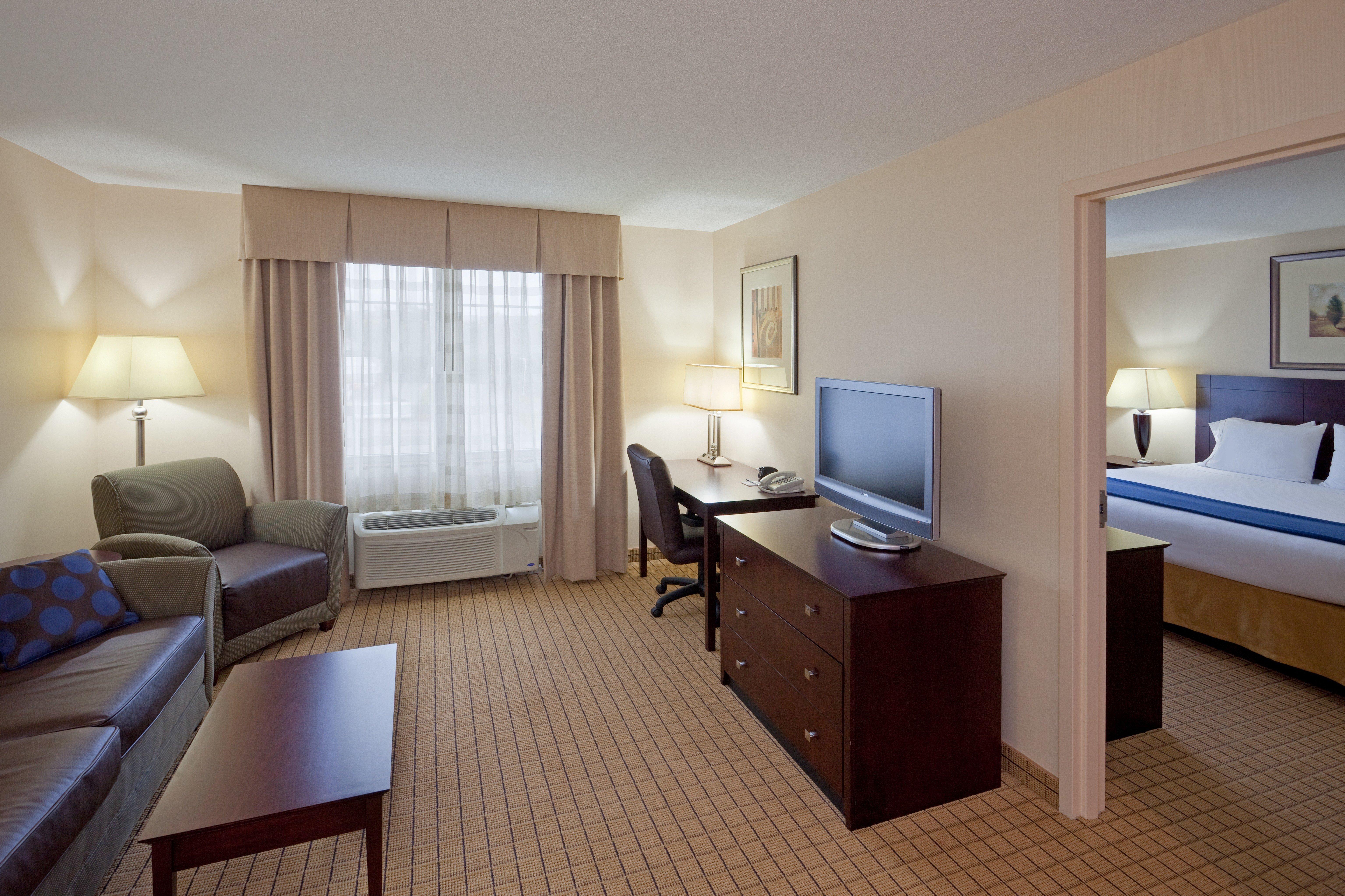 Holiday Inn Express Hotel & Suites Rochester By Ihg Bagian luar foto