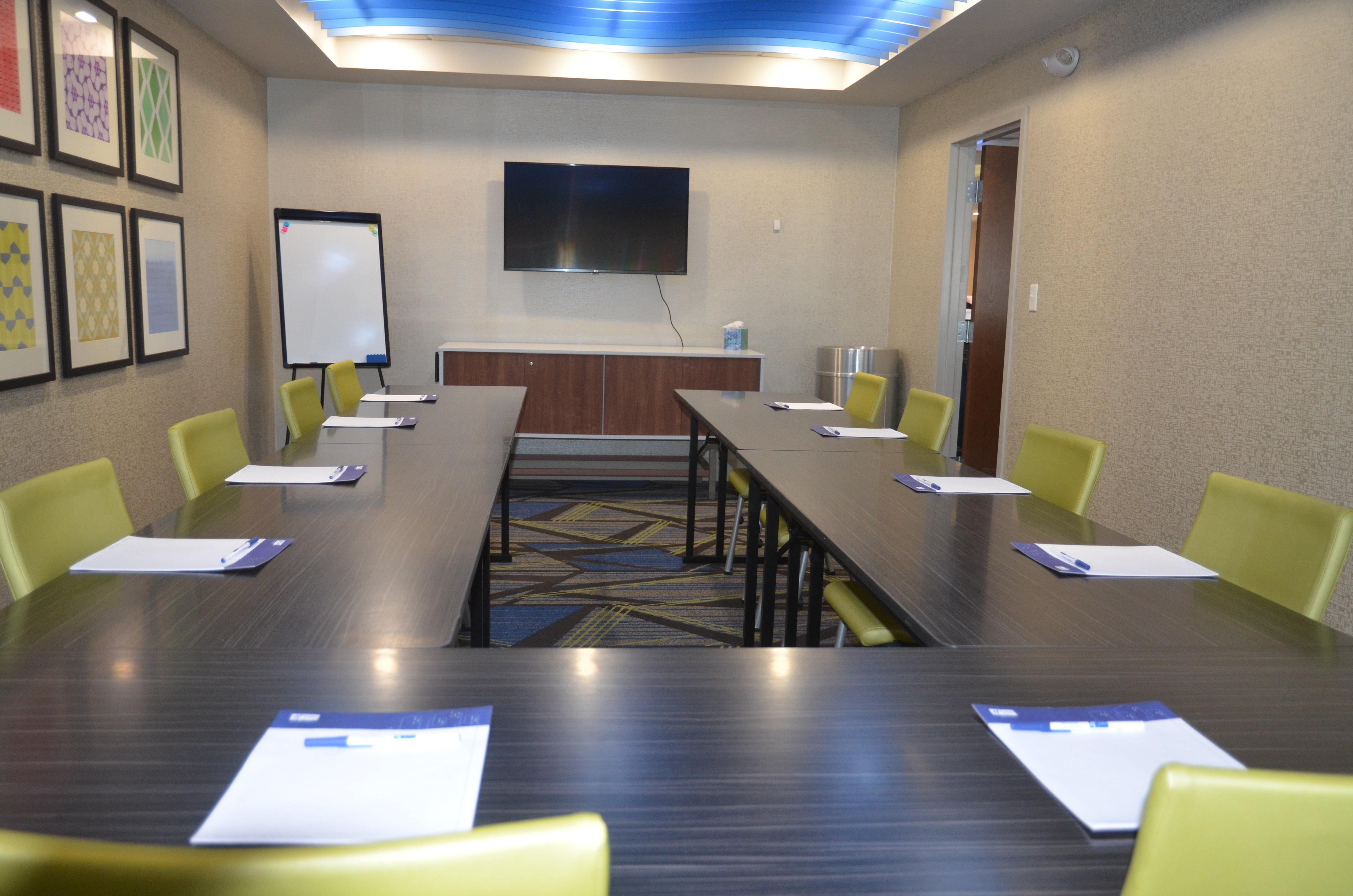 Holiday Inn Express Hotel & Suites Rochester By Ihg Bagian luar foto