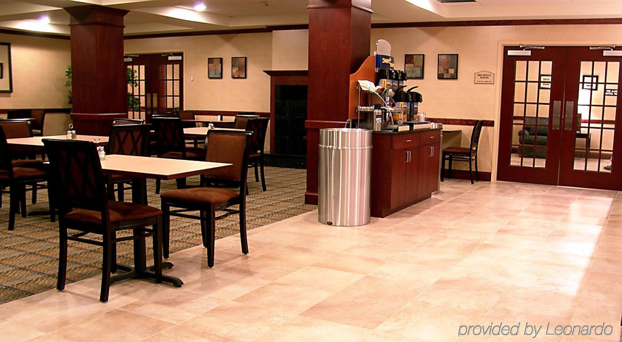 Holiday Inn Express Hotel & Suites Rochester By Ihg Bagian luar foto